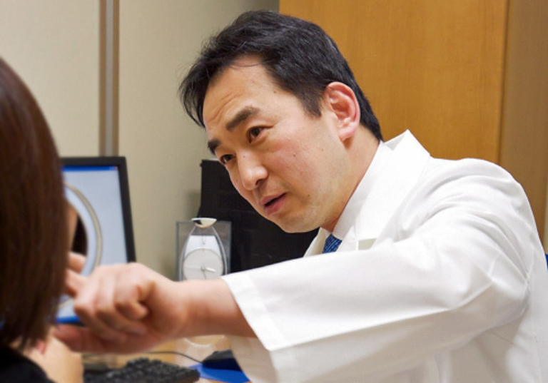 【二重整形（埋没法・切開法）】他院修正のプロ 、タウン形成外科クリニックのリサーチ情報